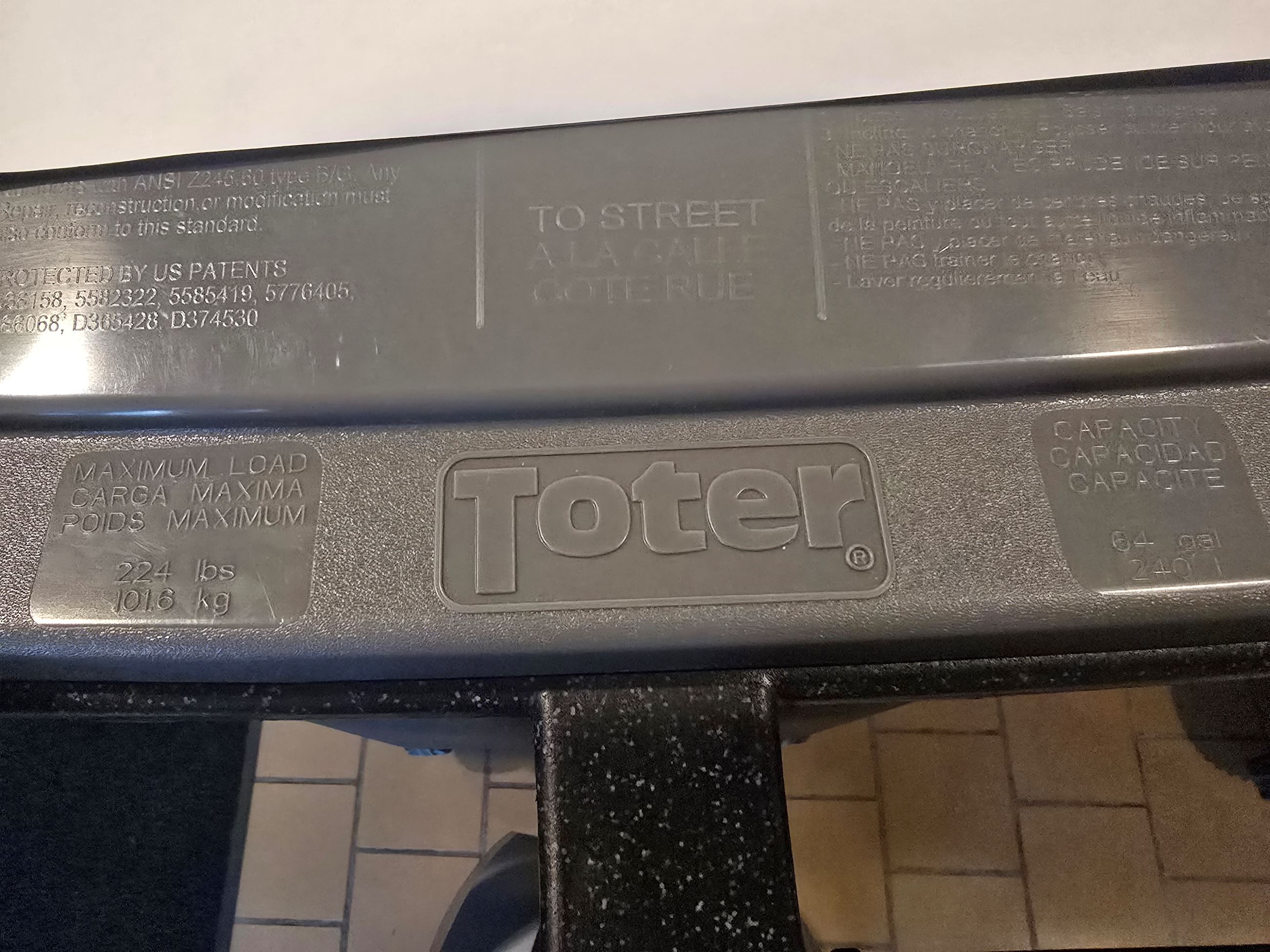 Picture of the Toter 64 Gallon Recycling Cart